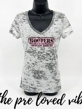 Hooters Tshirt Large Women's Y2K Pink Logo Lightweight Top